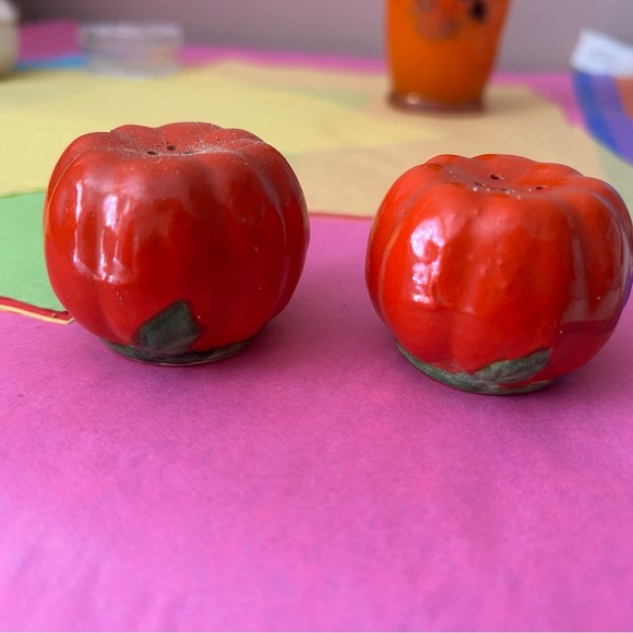 4/$50 Red Ceramic Pumpkin Salt and Pepper Shakers 🍎🍅🎃 - Picture 5 of 6